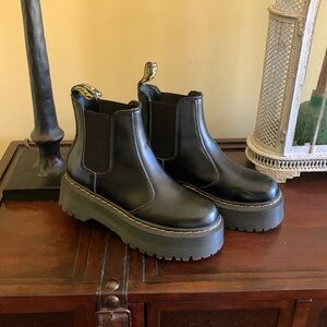 Doc Marten Air walk cushion platform Chelsea